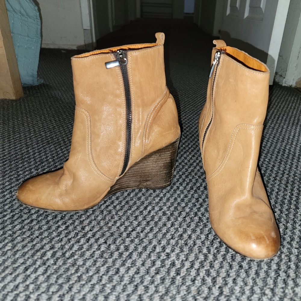 Naya Boots Leather Size 5